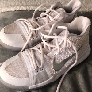 Boys Kyrie Irving size 5.5Y sneakers